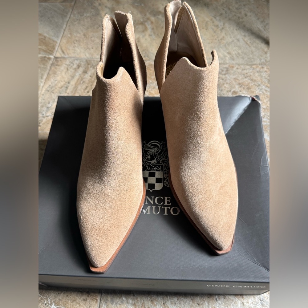 Vince Camuto Bibestie Suede Ankle Boots 7.5M Vintage Brown Verona New